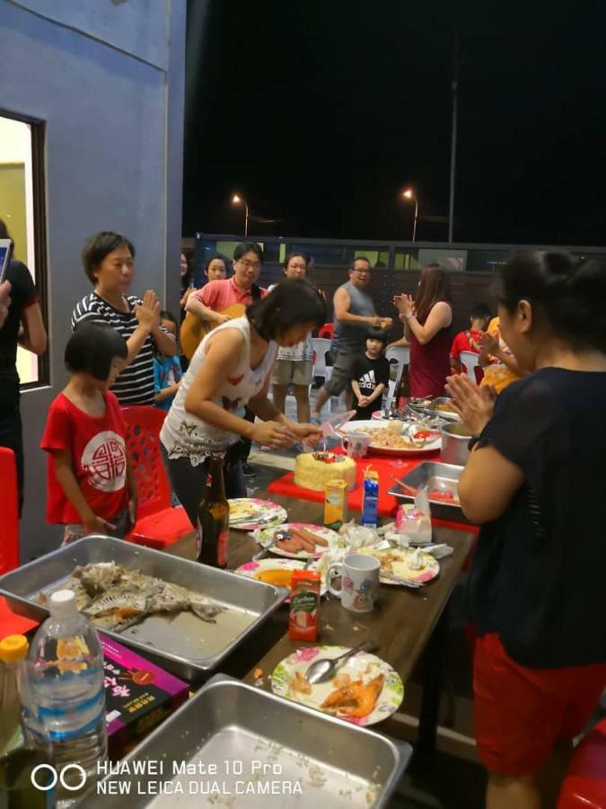 I Love U Bnb 爱乐游民宿 步行5 分钟到码头 Semporna Luaran gambar